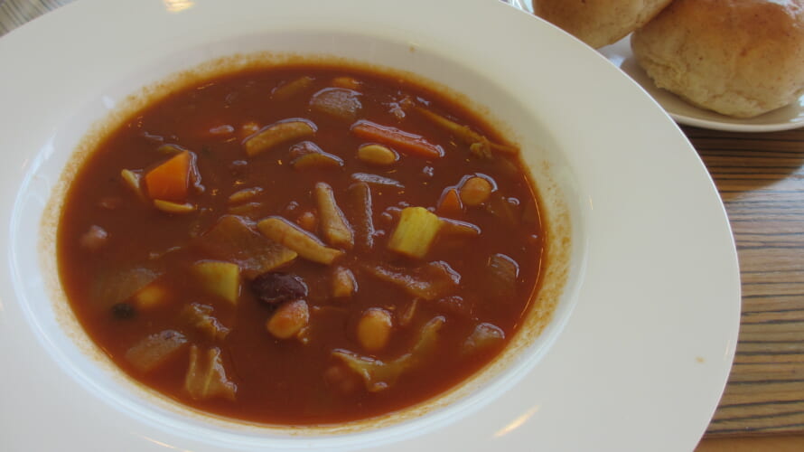 食べるスープ 豆と野菜のカレースープ
